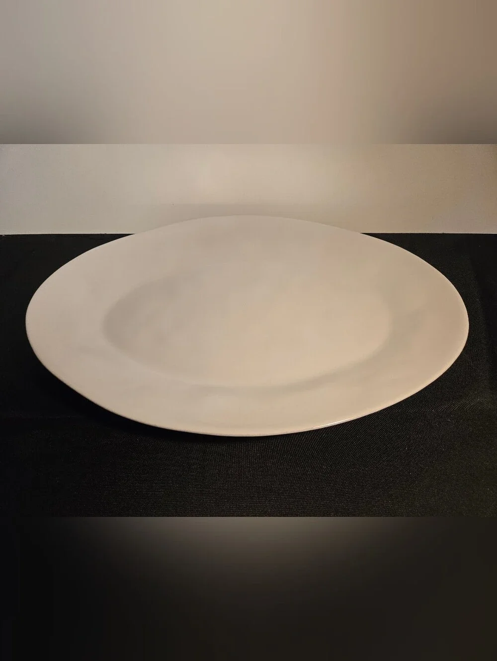 Crate & Barrel Marin White Large Stoneware Oval Serving Platter 20” | 156-887